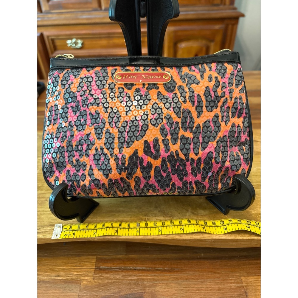 Betsey Johnson Sequin Clutch Womens OS Orange Leopard Excellent Heart Zip Pouch